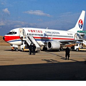 吴圩机场空运航空快运业稳步发展的原因是什么？